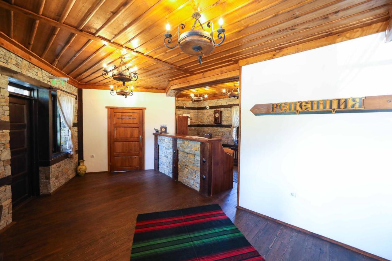 Hotel Leshten Extérieur photo