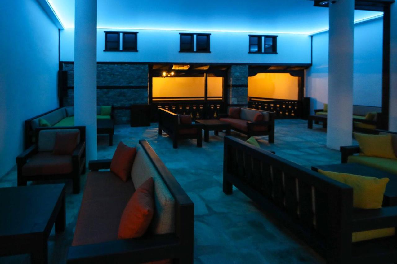 Hotel Leshten Extérieur photo