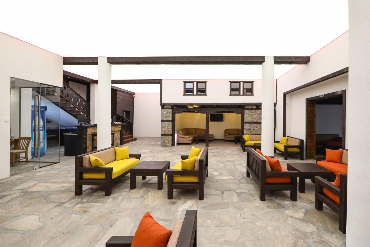 Hotel Leshten Extérieur photo