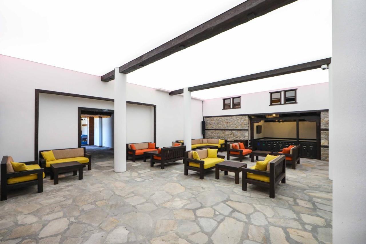 Hotel Leshten Extérieur photo
