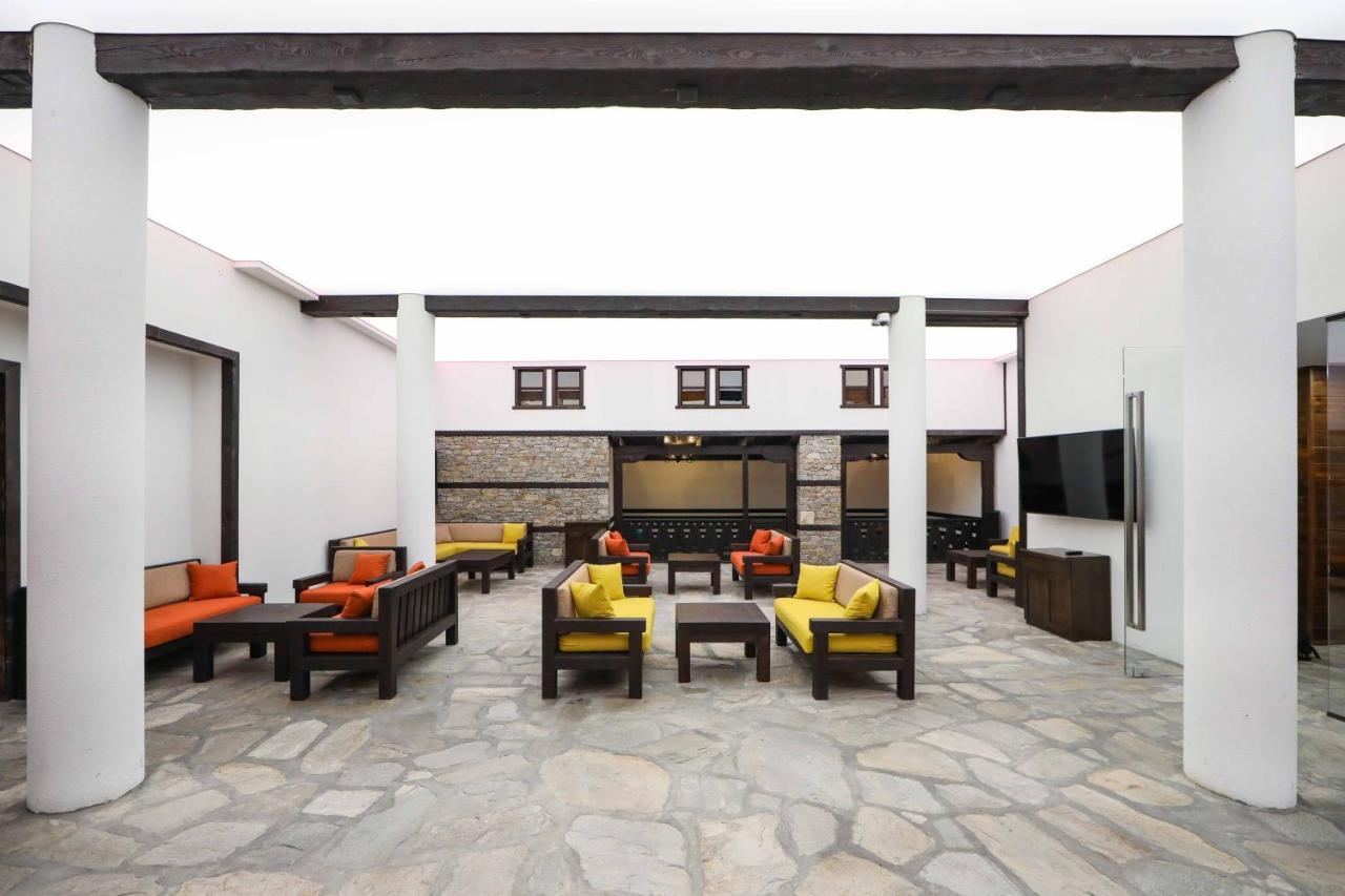 Hotel Leshten Extérieur photo