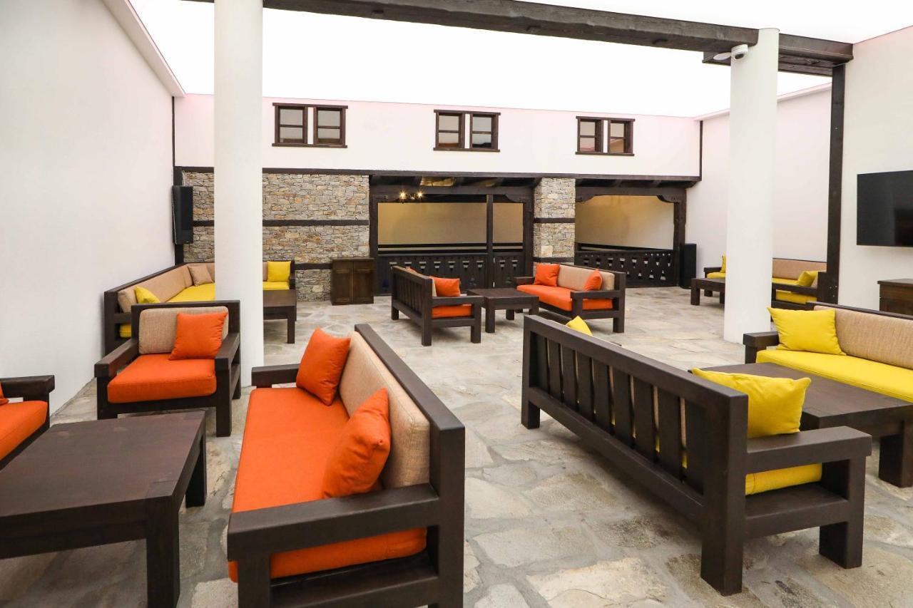 Hotel Leshten Extérieur photo