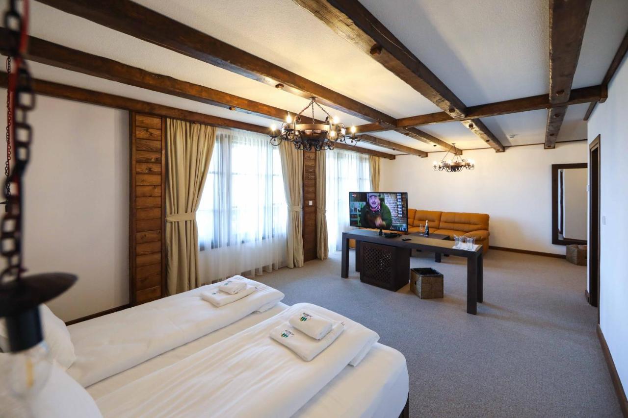 Hotel Leshten Extérieur photo