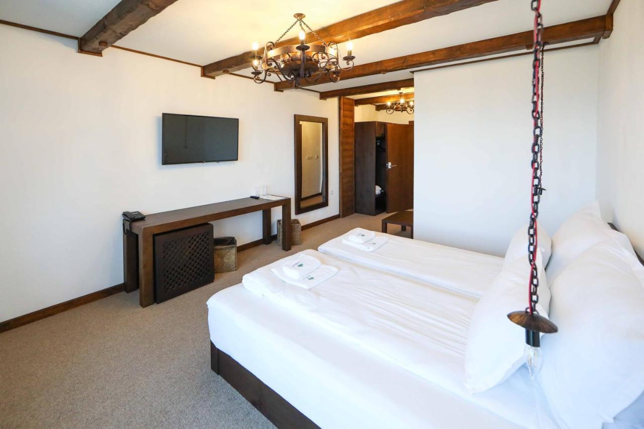 Hotel Leshten Extérieur photo