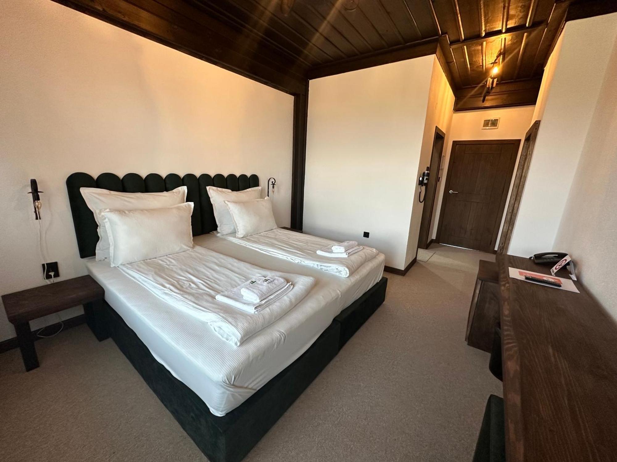 Hotel Leshten Extérieur photo
