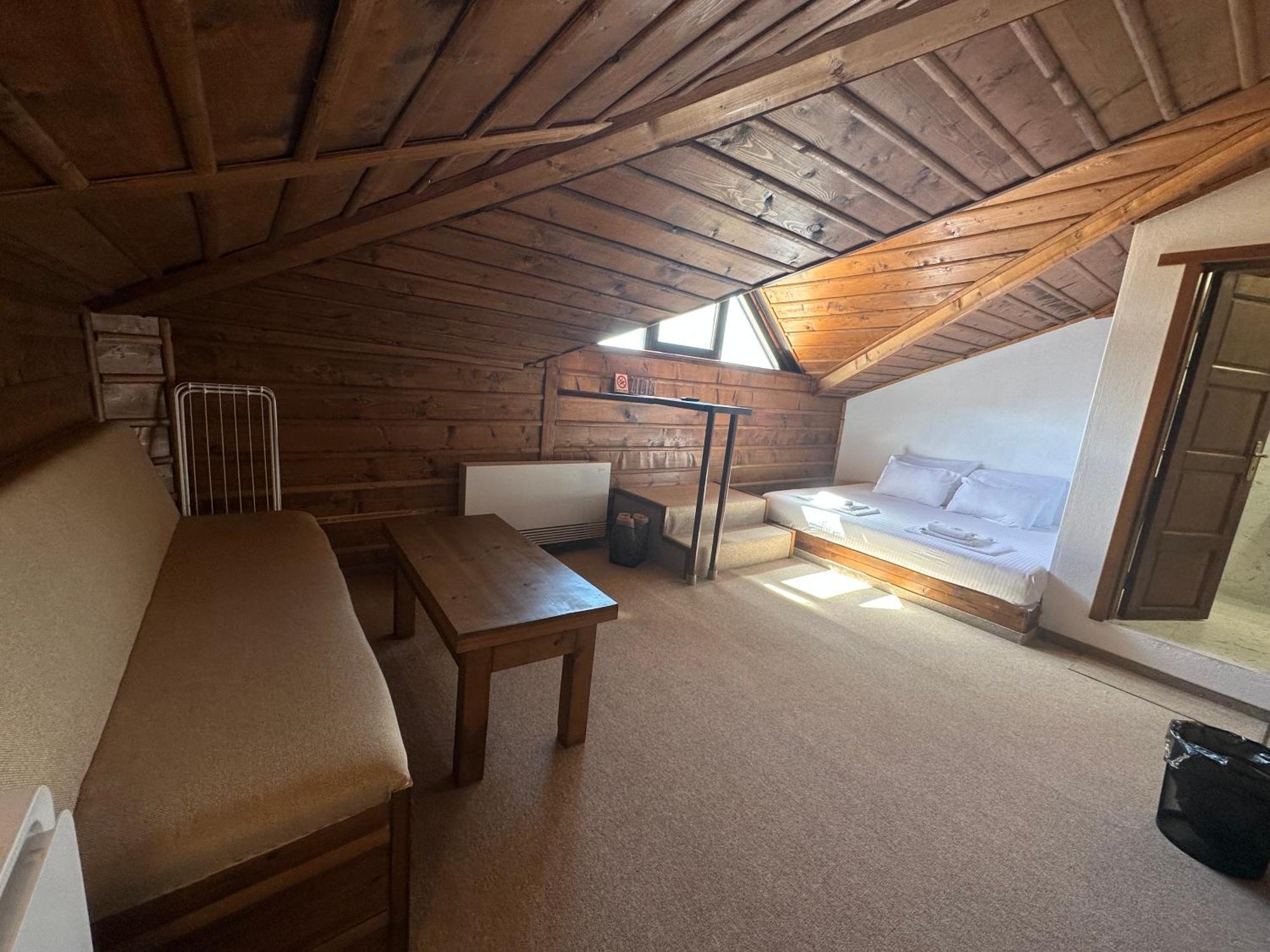 Hotel Leshten Extérieur photo